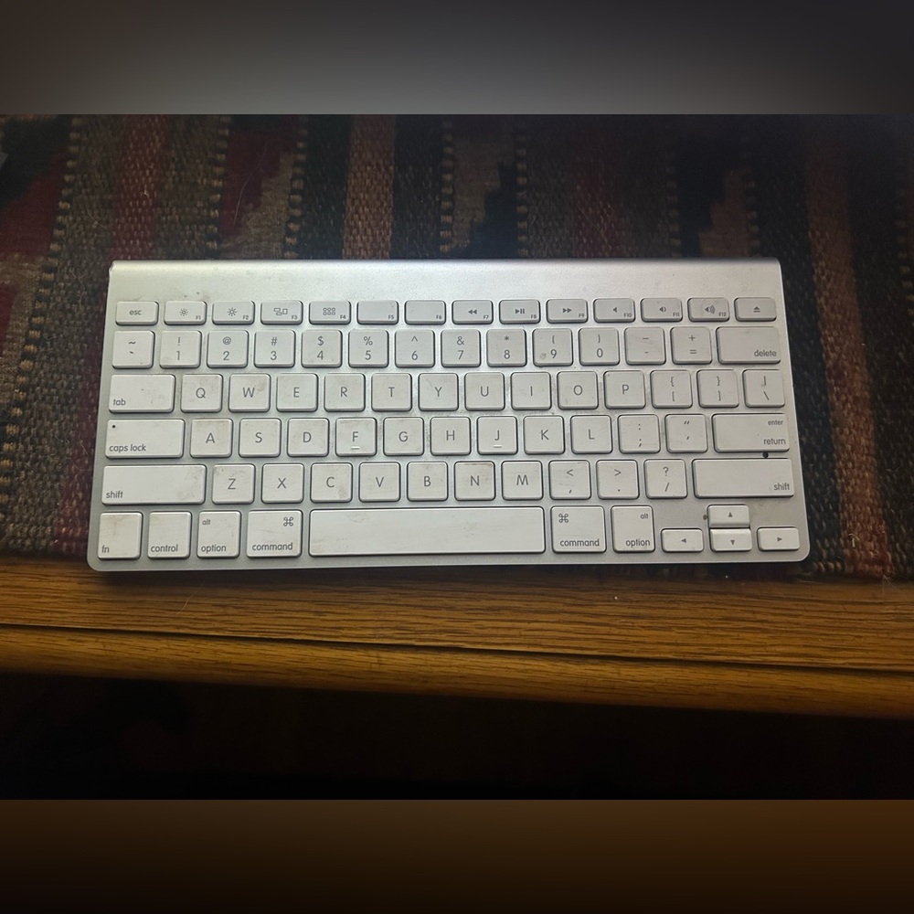 Apple wireless keyboard